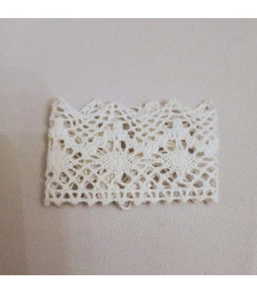 Koronkowa ozdoba na świecę mniejsza - Dodatki do świec