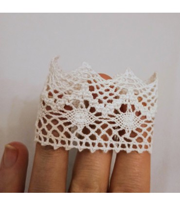 Koronkowa ozdoba na świecę mniejsza - Dodatki do świec