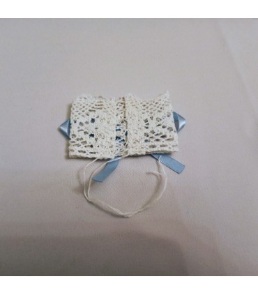 Koronkowa ozdoba na świecę większa z niebieską kokardą - Dodatki do świec