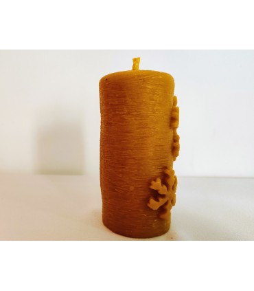 Walec ze śnieżynkami 10 cm - świeca z wosku pszczelego