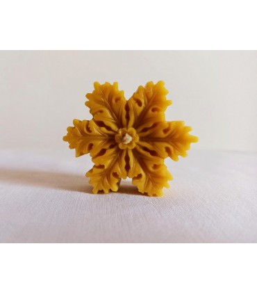 Śnieżynka - Świeca z wosku pszczelego w kształcie płatka śniegu